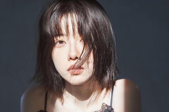 礒部花凜、1st写真集『私めく』デジタル版が本日配信！未掲載カットが追加収録 画像