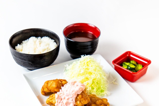 冬の定番と相性抜群!がブリチキン。「生姜からあげ 紅生姜タルタル」発売 画像