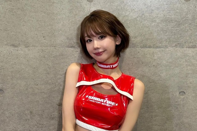 新唯、レースクイーンのNewコスチューム披露「露出控えめでもセクシー」の声 画像