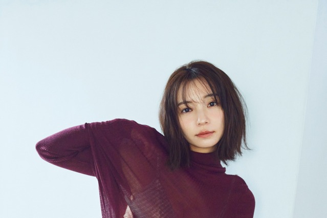 入来茉里、爽やかながら大人の色気あふれるランジェリー姿 画像