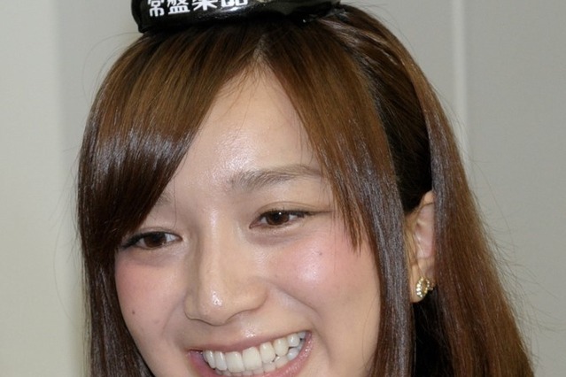 「いい汗かけました」芹那、サウナで美尻開放のグラビアショット 画像