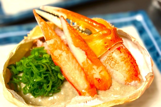 磯丸水産が「魚ジャパンフェス」で“蟹身ましまし”の「蟹味噌甲羅焼」を販売 画像