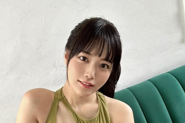 東雲うみ、変形水着で90センチのバスト披露「着ていく場所がない……」 画像