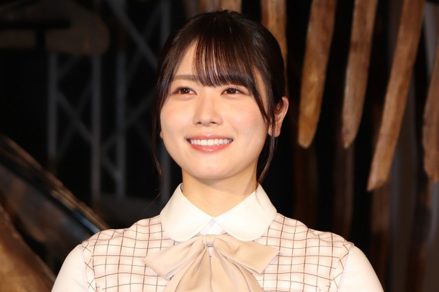 丹生明里、茶髪写真を公開「人生で初めて髪の毛を染めました」 画像