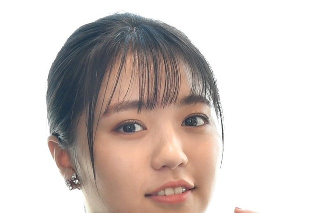 大原優乃、ピンクの透け感あるワンピースのセクシーグラビア披露 画像