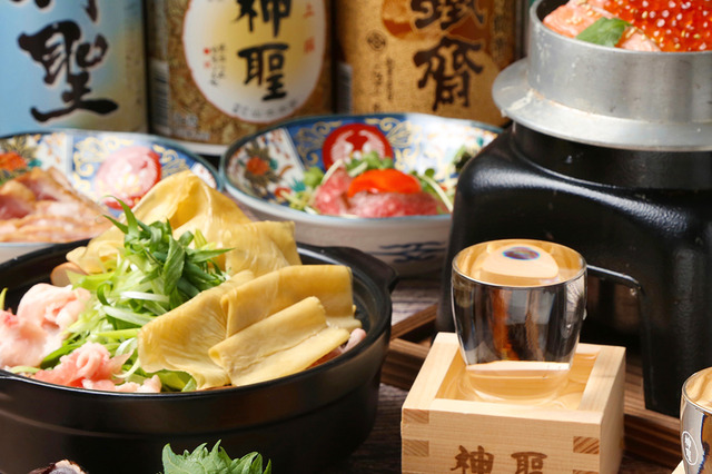 今なら日本酒半額！京都に老舗酒蔵プロデュース「日本酒と湯葉と海鮮 神聖酒場」がオープン 画像