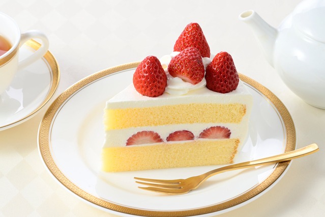 極上の味わい！銀座コージーコーナー「紅ほっぺ苺を使った贅沢ショート」期間限定発売 画像