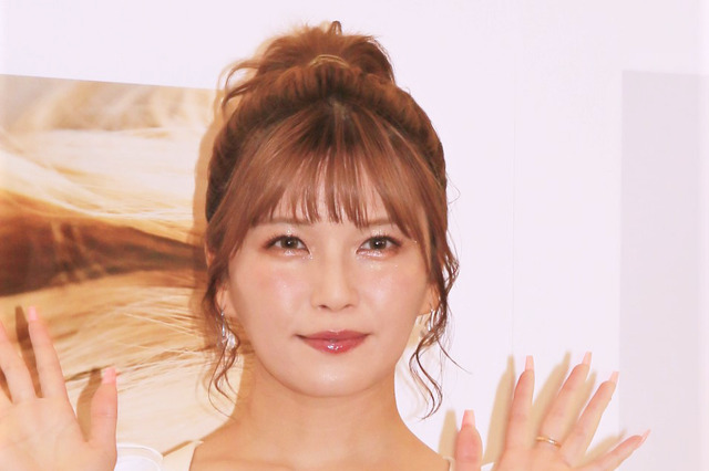 宇野実彩子、ソロデビュー6周年で自作のケーキに満面の笑顔「全部が可愛い」 画像