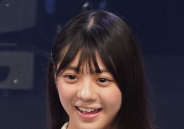 乃木坂46・5期生写真集の先行カット公開 冨里奈央が脚線美を披露 画像