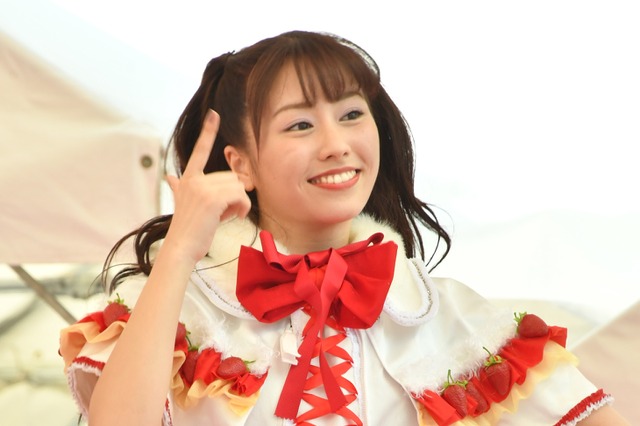 佐々木彩夏のミニスカゴルフウェア姿に絶賛の声　「かわいい」「決まってる」 画像