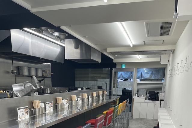 人類みな麺類系列「名もなきラーメン　堺筋本町店」がリニューアルオープン 画像