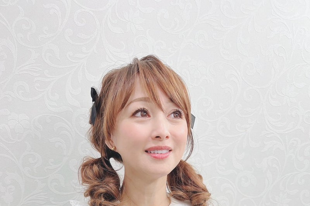 「めっちゃかわいい！」渡辺美奈代のゆるふわツインテールとフリフリワンピが話題に 画像