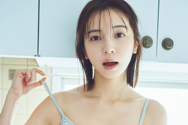 入来茉里、34歳魔性のランジェリーカット！ 画像