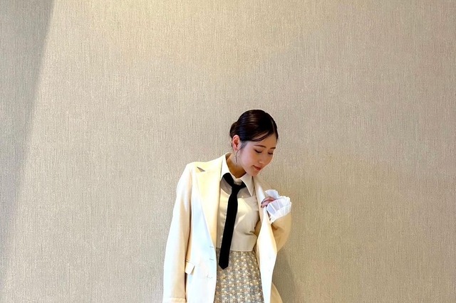 西野未姫、超ミニ丈スカートで美脚披露 画像
