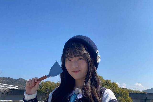 STU48 今村美月&沖侑果、お好み焼きの美しいヘラ上げを競う「ヘラ-1グランプリ」に挑む 画像