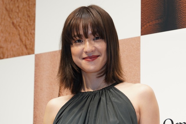 中村アン、美ウエスト全開の大胆ドレス姿が魅惑的な美しさ 画像
