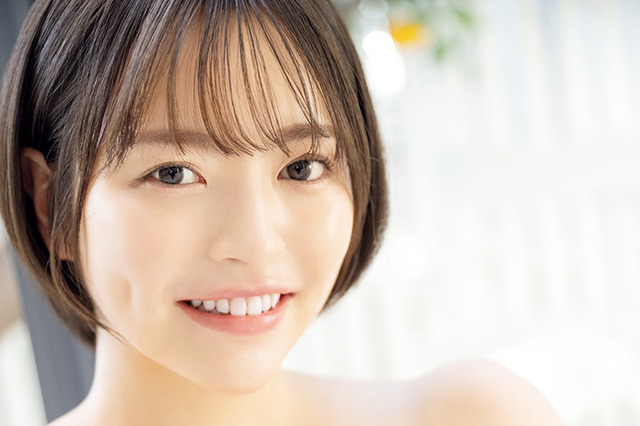 小森ほたる、迫力のGカップボディとキュートな笑顔を披露！ 画像