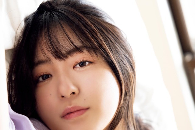 麻倉瑞季と過ごす甘い朝…極上のＩカップバストのぞく寝起きグラビア 画像