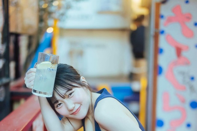 田中美久、ノースリーブのカレンダーオフショに「究極美少女」の声 画像