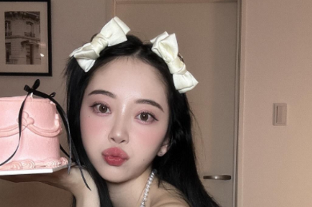 堀未央奈、胸元セクシーなピンクドレスショット公開 画像