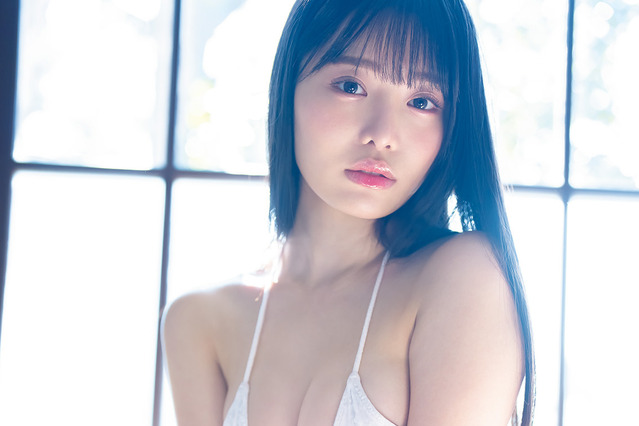 本郷柚巴、高鶴桃羽らグラビア新世代が揃い踏み!“令和最強”美ボディ全開の水着カット解禁 画像