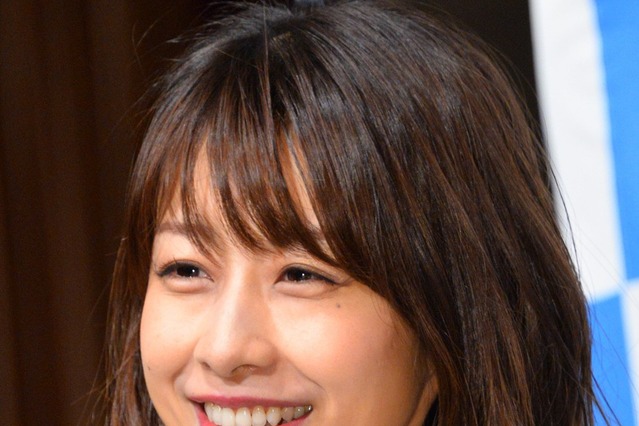 「がんばれママ!」加藤綾子、長女を寝かしつける子育てショットを公開 画像
