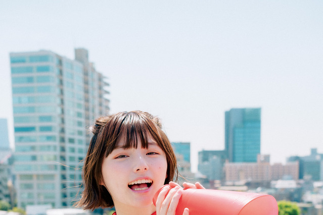 葉月つばさ、チアガールに!美白ボディとキュートな笑顔で声援 画像