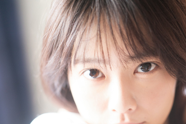 AKB48小田えりな、1st写真集タイトルは「青春の時刻表」　表紙はドアップの1枚 画像