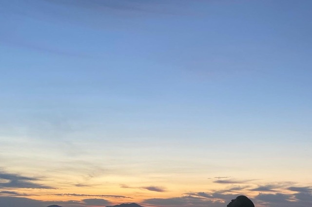 「メチャクチャ綺麗」豊田ルナ、2nd写真集の美しい朝焼けオフショット公開 画像