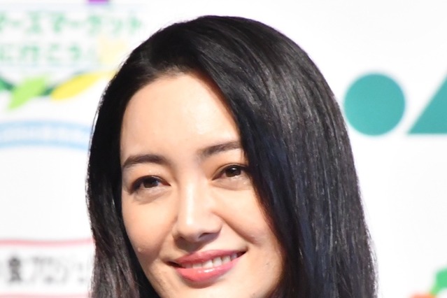 仲間由紀恵、インスタグラムを開設を報告 「優しい気持ちで見守って下さい」 画像