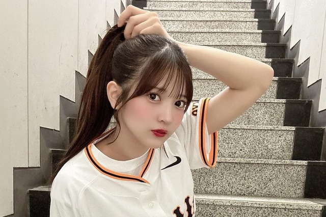 黒嵜菜々子、ミニスカ＋ユニフォーム＋ポニテの最強ファッション公開 画像