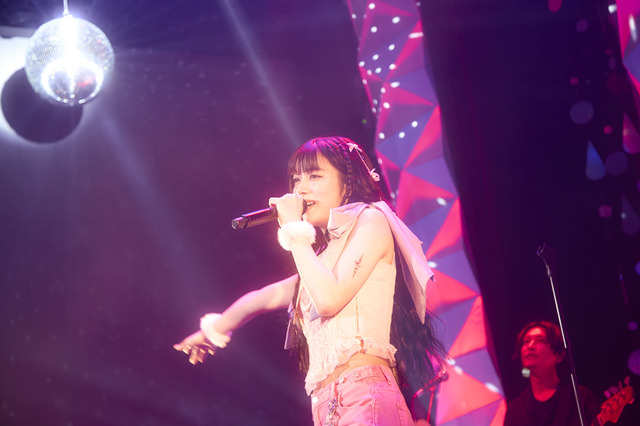 ELAIZA、初の声出しライブ!新曲「night walk」デジタルリリースも発表 画像