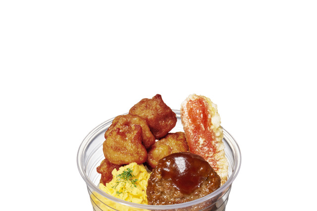 丸亀製麺が「丸亀シェイクうどん」を再販！新作「よくばり」「鶏から塩レモン」「ピリ辛 油淋鶏」も登場 画像