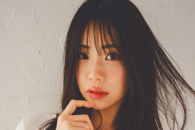 鈴木ふみ奈、Iカップのアルティメット・ボディ 画像