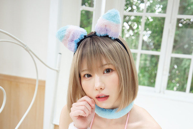 えなこ、春らしい色合いの超カワコスプレで本日発売『ヤングアニマル』表紙に！ 画像