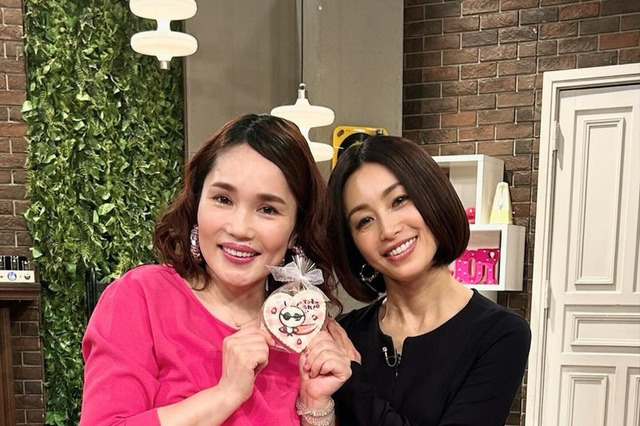 平野ノラ、酒井法子との2ショット公開！アイドル時代からのファンだったことを明かす 画像