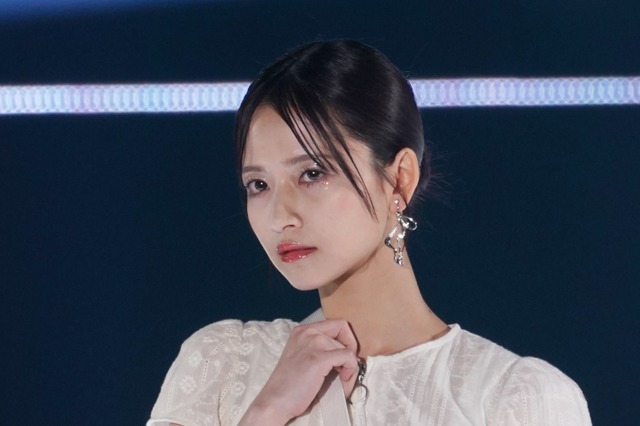 乃木坂46・金川紗耶、ミニスカ&美脚ショットに「スタイル抜群」「脚長すぎ」 画像