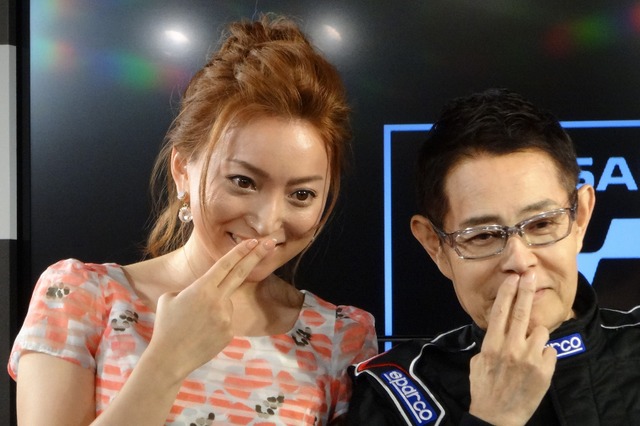 加藤綾菜＆加藤茶夫妻、TM NETWORKのライブ参戦！小室哲哉らとの舞台裏ショットも 画像