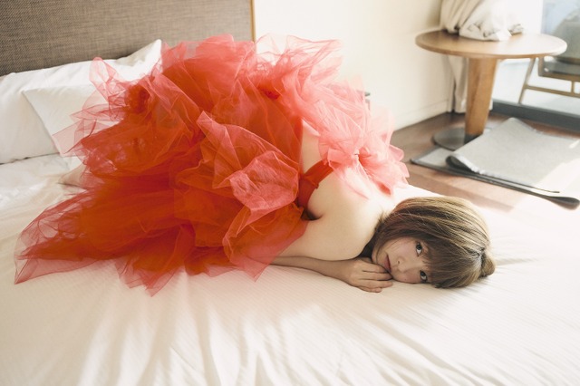 声優・久保ユリカ、5年ぶりの写真集発売決定!「『グラビアはこれが最後!』という個人的な想いを胸に…」 画像