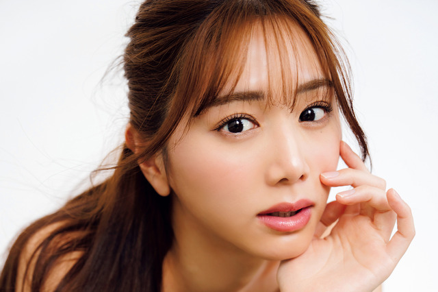 その美貌、まさにワールドクラス!“9頭身美女”斎藤恭代が『FLASH』再降臨 画像