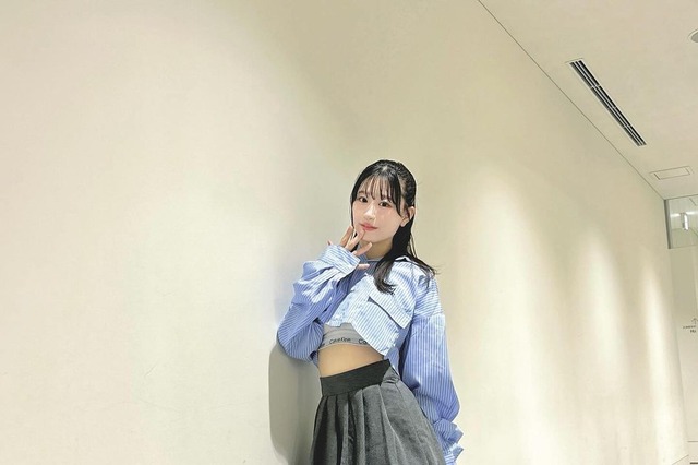 NMB48上西怜の私服がかわいすぎ！ちょっぴりセクシーな“腹チラ”ミニスカコーデ 画像