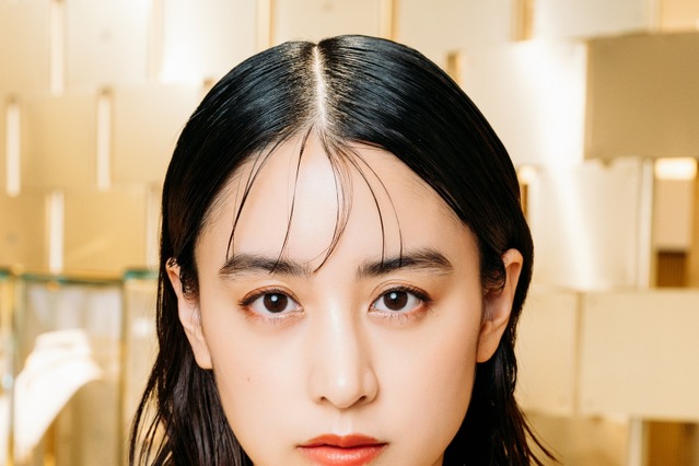 山本美月、気品あふれるドレス着で登場！…ブルガリ ポップアップストア 画像