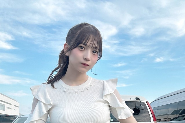 黒嵜菜々子、ピッタリニット&美脚ショットに「最高」「かわいい」の声 画像