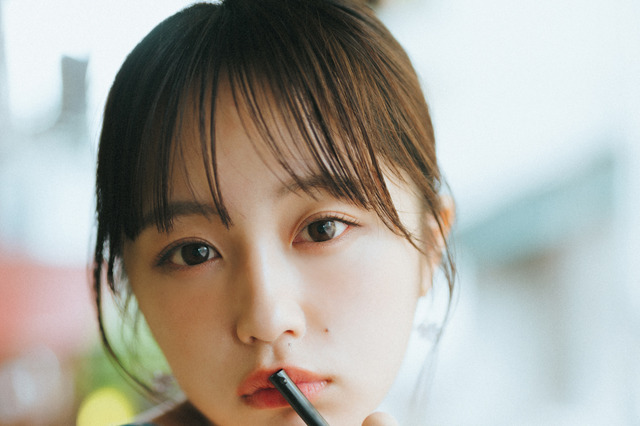 なえなの、最新フォトブックより“あざかわ”な親近感抜群カット公開 画像