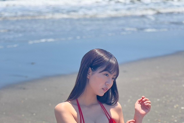 豊田ルナ、赤ビキニグラビアでむっちり美ボディ!ファン「セクシーキュート」「下半身がエロい」 画像