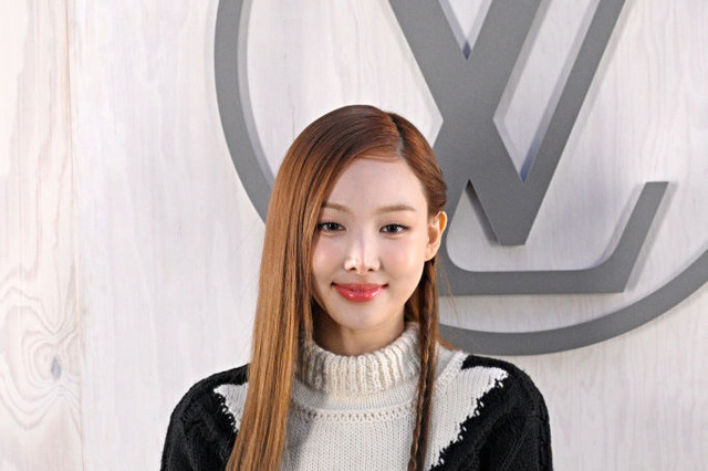 TWICE・ナヨン、ソロ新曲をバンド生演奏で披露!「緊張で手が汗だくになった」 画像