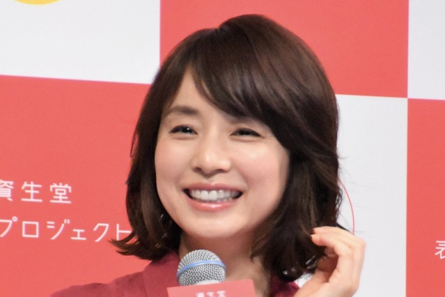 『虎に翼』クランクアップに駆けつけたのは…石田ゆり子のオフショット写真に「猪爪家最高」「また涙が…」 画像