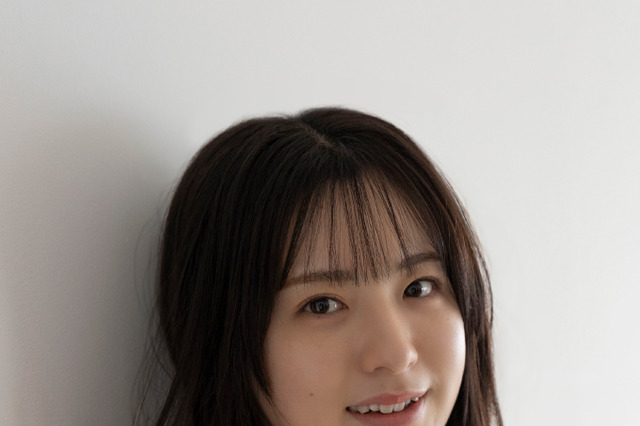 西野夢菜、最新写真集で“社会人になりたてのゆるふわOL”に 画像