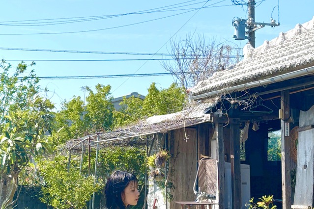 NMB48隅野和奏、ショーパン“脱ぎかけ”ショットにファン「おしり、見えちゃってます！」 画像