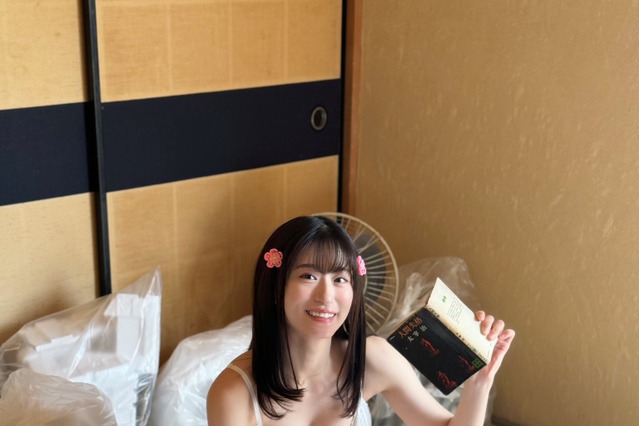 NMB48上西怜、同居ラブコメのヒロインに!? 魅惑のエプロン姿収めたメイキング動画も公開 画像